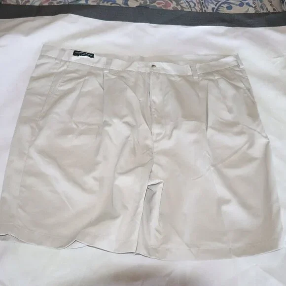 Men's Shorts 48 9" inseam Pleated Front Roundtree & Yorke Comfortable 3 Pairs - Picture 7 of 10